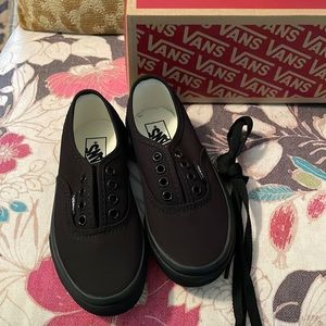 Unisex All Black Canvas Vans sneakers size 11.5 a brand New Never worn with Box